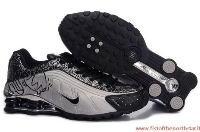 Nike Shox Zipper R4