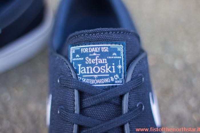 Nike Janoski Canvas Obsidian